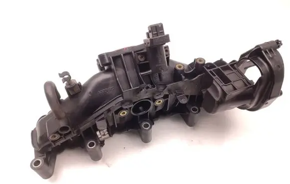Nissan Navara D23 Intake manifold 140039990R