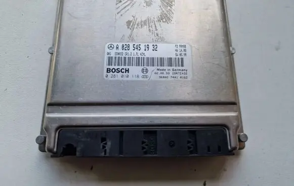 Mercedes-Benz A W168 Engine control unit/module A0285451932