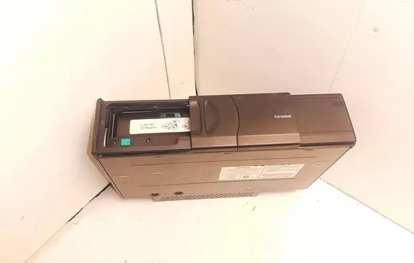 BMW 3 E90 E91 CD/DVD changer 9133083 021007