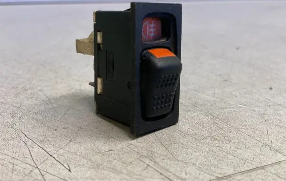 Fog light switch