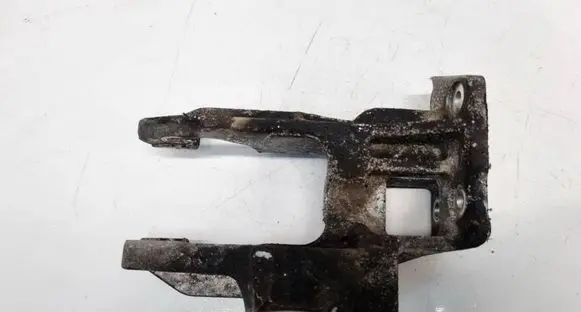 Daihatsu Sirion Engine mounting bracket 