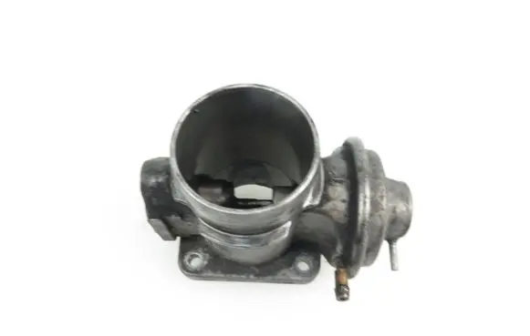 BMW 5 E39 EGR valve 2248139