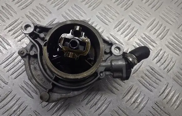 BMW X3 E83 Vacuum pump