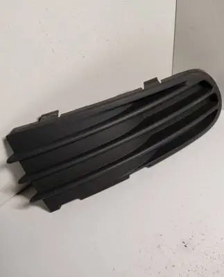 Volvo V50 Front bumper lower grill 30657010
