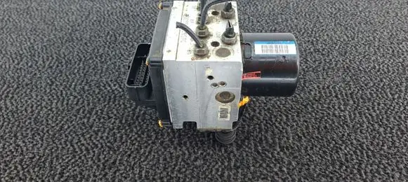 Volkswagen PASSAT B6 ABS Pump 3C0614095K 15747701 15747501A