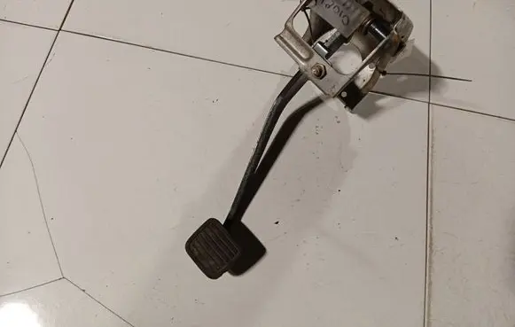 SsangYong Rexton Clutch pedal 