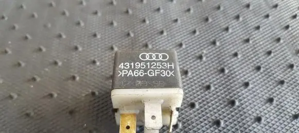 Volkswagen PASSAT B5 Other relay 431951253H