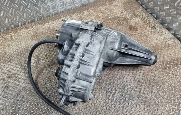Gearbox transfer box case