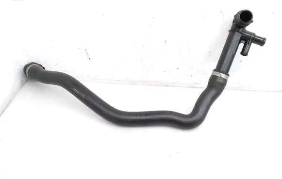 Engine coolant pipe/hose