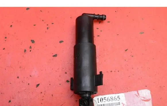 BMW X3 E83 Windshield washer spray nozzle 7179311
