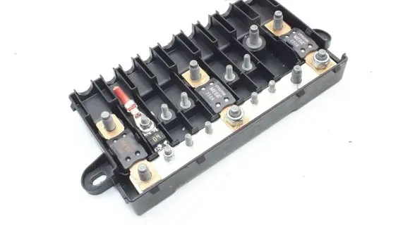 Land Rover Range Rover Sport L494 Current control relay GPLA14A073AA