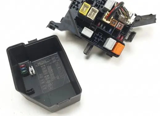 Toyota Yaris Fuse box set 7154-5127