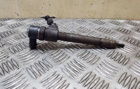 Volvo XC70 Fuel injector 30777526 0445110298