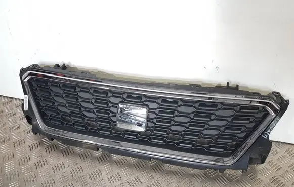 Seat Arona Front grill 6F9853692SE216 6F9853651A 6F9853692S