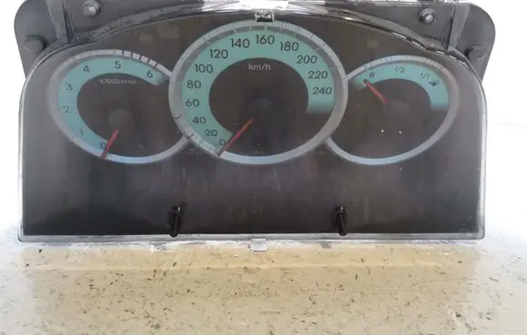 Toyota Corolla Verso AR10 Speedometer (instrument cluster) 838000F091