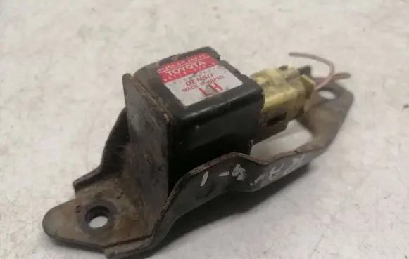 Toyota RAV 4 (XA20) Airbag deployment crash/impact sensor 8917442030