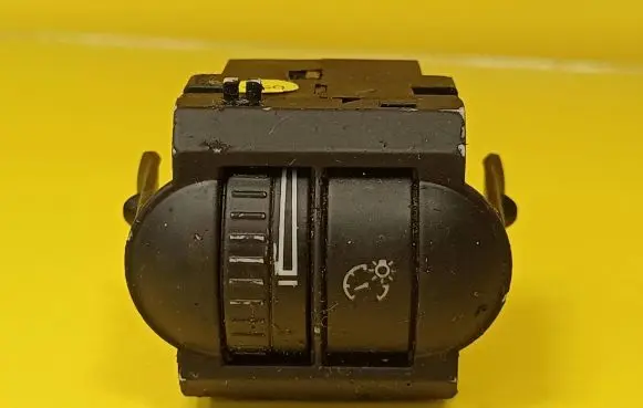 Volkswagen Golf V Headlight level height control switch 1K0941334