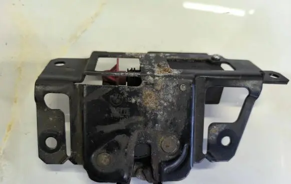 BMW X3 E83 Loading door lock 