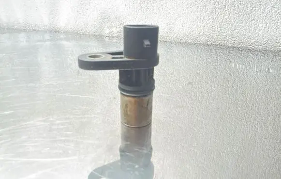Opel Vectra C Crankshaft position sensor 12567712