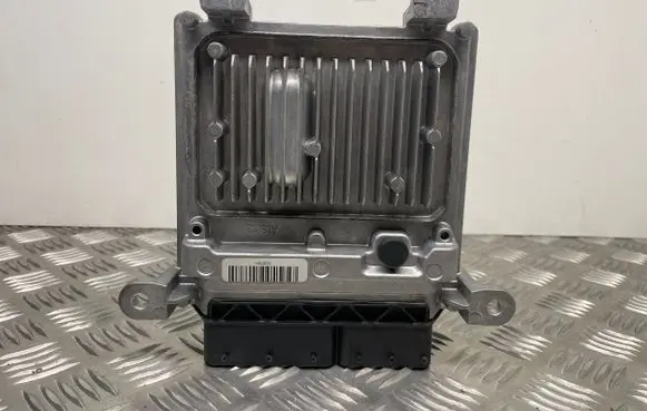 Mercedes-Benz C W204 Engine control unit/module A6519007500 A0064461540