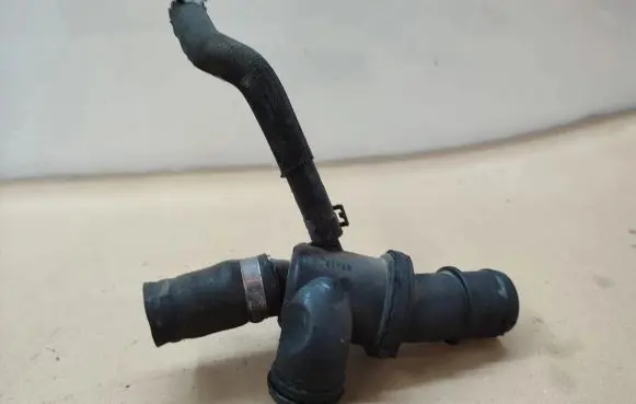 Mercedes-Benz B W245 Thermostat housing 