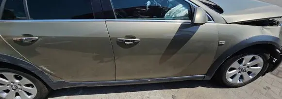 Opel Insignia A Front door Z30W