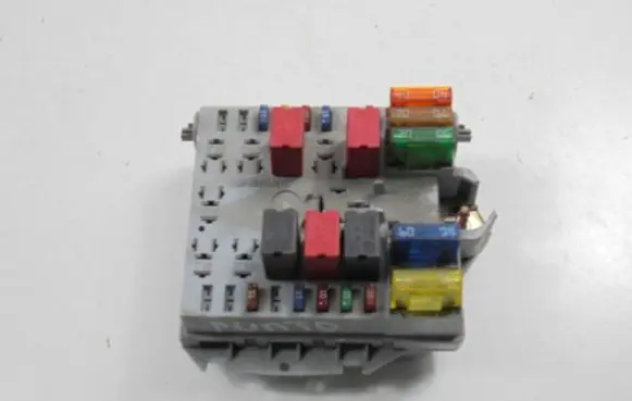 Fiat Punto (188) Fuse box set 46835589