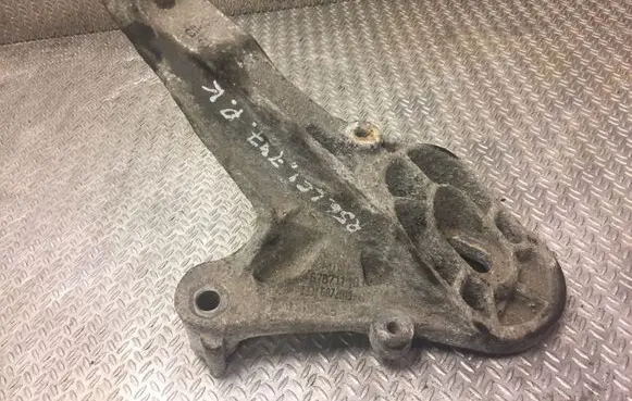 Mini One - Cooper Coupe R56 Gearbox mounting bracket 6872019