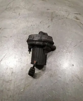 Volkswagen Golf V Secondary air pump 06A959253E 72273813