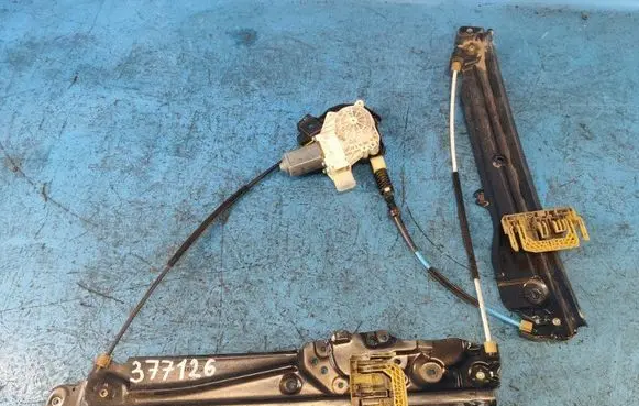 BMW 5 F10 F11 Windshield/front glass wiper blade 51337182131