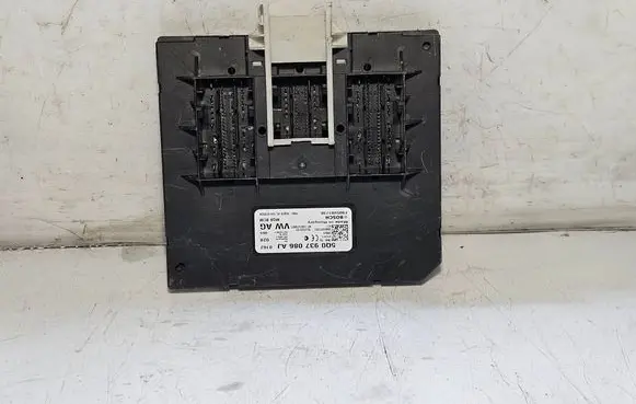 Volkswagen PASSAT B8 Comfort/convenience module 5Q0937086AJ F005V01738
