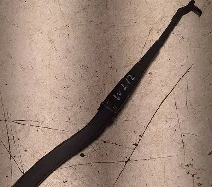 Front wiper blade arm