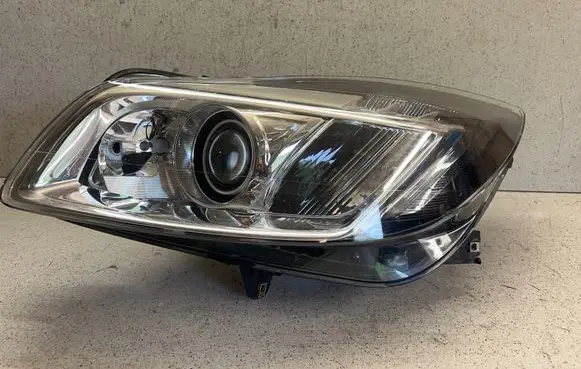 Opel Insignia A Headlight/headlamp 1ZT00963101 0096310100021934