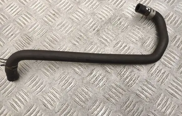 Toyota Avensis T270 Engine coolant pipe/hose