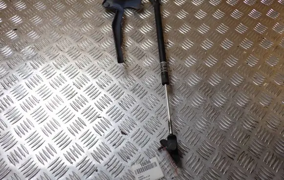 Subaru Forester SH Engine bonnet/hood hinges
