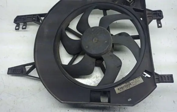 Opel Vivaro Electric radiator cooling fan 1831247