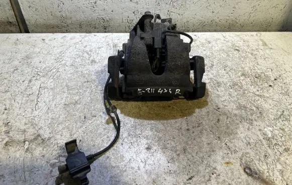 Mercedes-Benz E W211 Front brake caliper