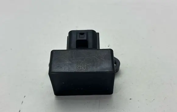 Ford Mustang VI Fuel pump relay FU5A9D370MA
