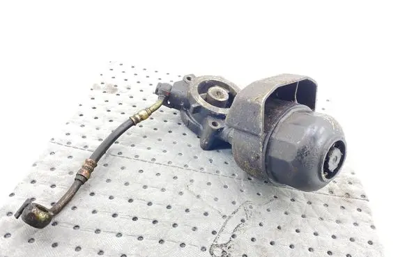 Nissan Navara D22 Oil filter cover 