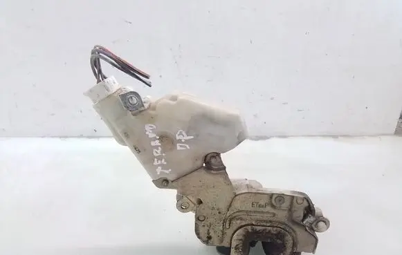 Nissan Terrano Front door lock