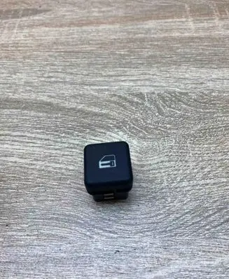 BMW 5 E39 Central locking switch button 8360828