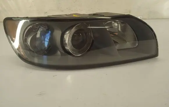 Volvo V50 Headlight/headlamp 30678913 0301198204