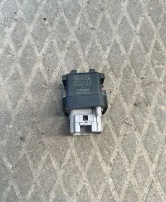 Toyota Avensis T250 Glow plug pre-heat relay 2861067010 1567000671
