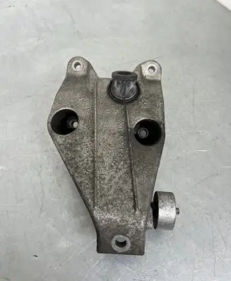 BMW 5 F10 F11 Engine mounting bracket 736813