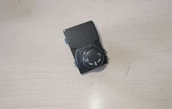 Nissan Quest Wing mirror switch