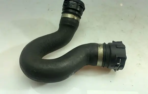 Audi Q5 SQ5 Engine coolant pipe/hose 8R0121101C