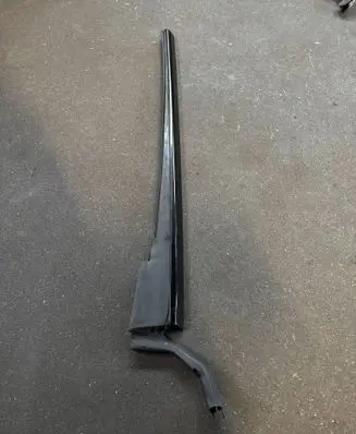 BMW 6 F12 F13 Door glass rail 7221320
