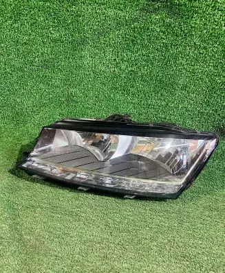 Skoda Fabia Mk3 (NJ) Headlight/headlamp 6V1941015E