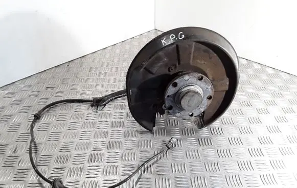 Audi A4 S4 B7 8E 8H Rear wheel hub