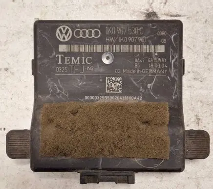 Audi A4 S4 B7 8E 8H Gateway control module 1K0907951 1K0907530C 0325